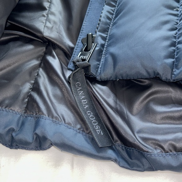 New authentic Unisex Canada Goose blue puffer jacket, S (offers welcome!) - Picture 6 of 11